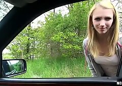 Amateur Beatrix fucked for a free ride