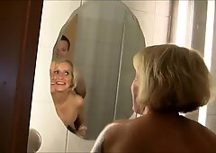 Duitse rijpevrouw douche anaal