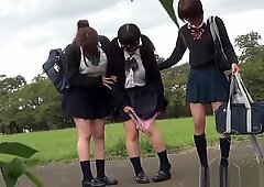 Japanska studenter kissar
