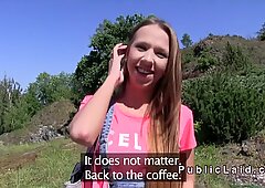 Tjeckisk brunett student knull utomhus pov