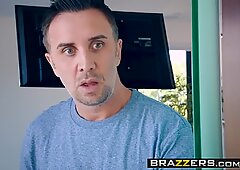 Brazzers - Mommy Got Boobs -  Tipping The Driver scene starr