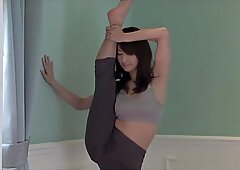 Flexible China Kamino Stretching Workout