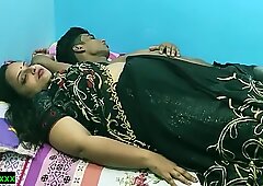 Indiase hete stiefzusters middernachtseks met stiefbroer