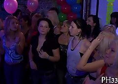 Yong момичета fucked after dance