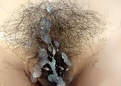 Păroasă pasarica ejaculare