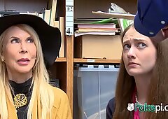 Η Έρικα και η γιαγιούλα παίρνουν τα μουνιά τους ξέσκισμα αφού κρίθηκαν ένοχοι για κλοπή