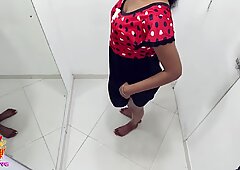 Fiton sri lankalı yeni Sex Babe soyunma odasında uygun gece elbisesi