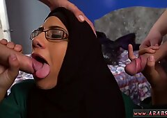 Webcam 미인 10대 스트립 첫경험 자포자기 아랍 여성 fucks for 돈
